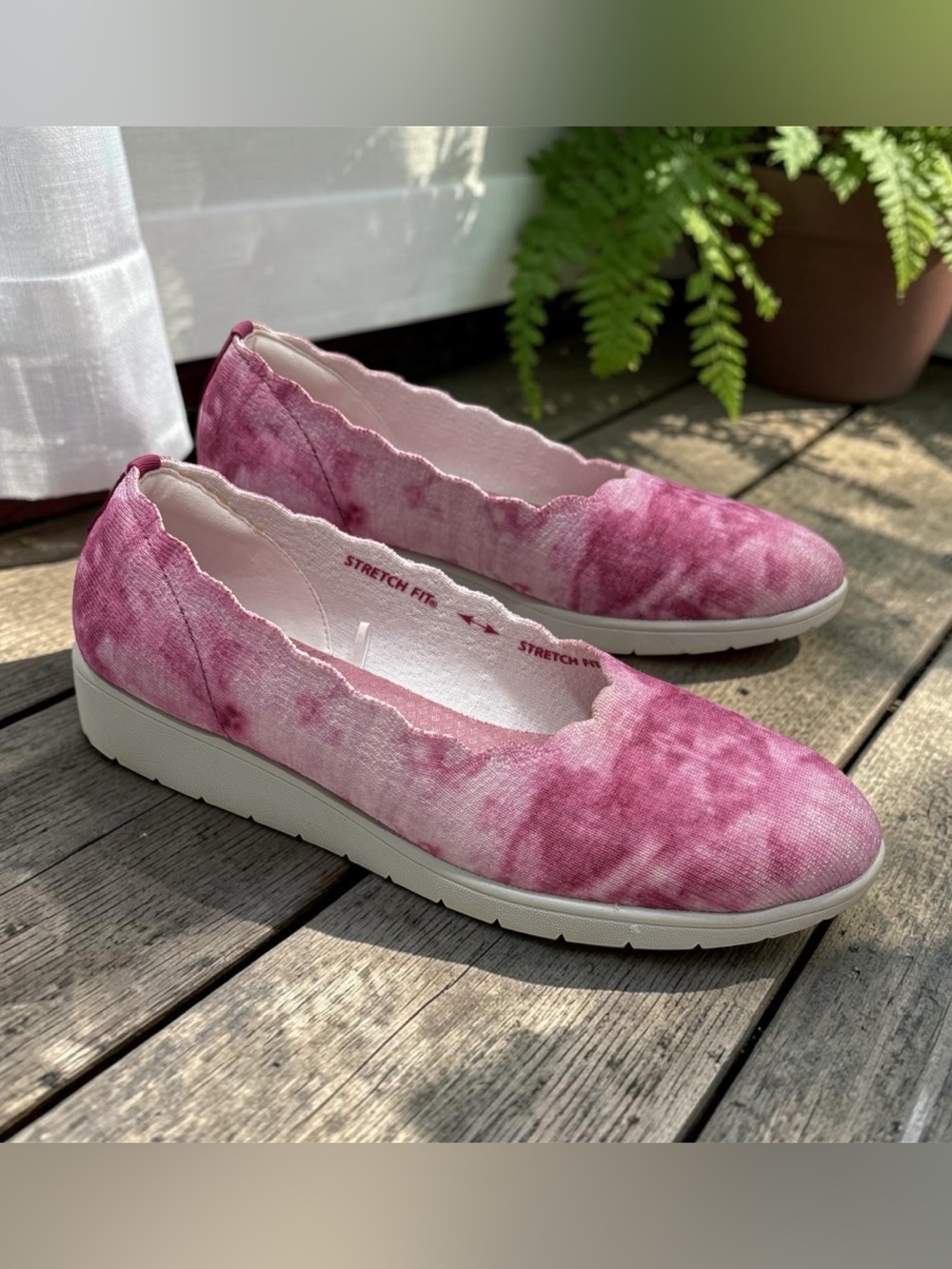 Skechers Cleo Flex Spellbind Pink Tie Dye Stretch Fit Wedge Flats Shoes 9.5.